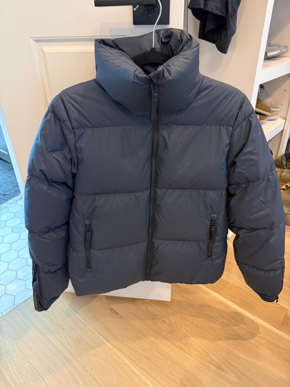 Vuori Hillside Down jacket, size XS, gray